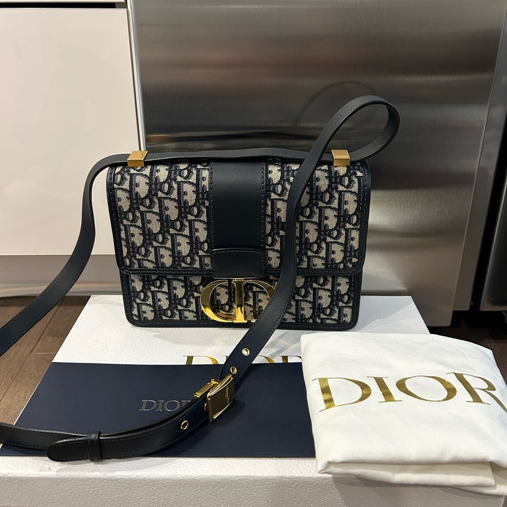 Dior montaigne 30